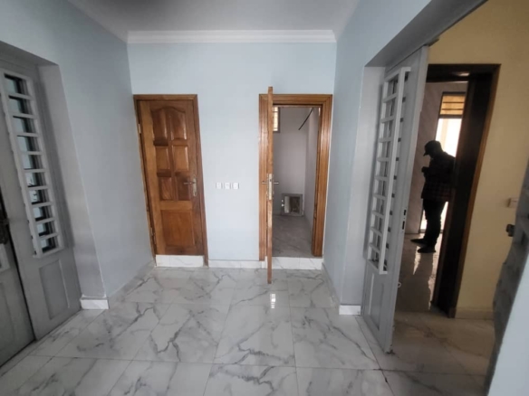 Appartement à louer à Ngaliema quartier musey ver champ de tir 8 scaled IMG 20250131 WA0082
