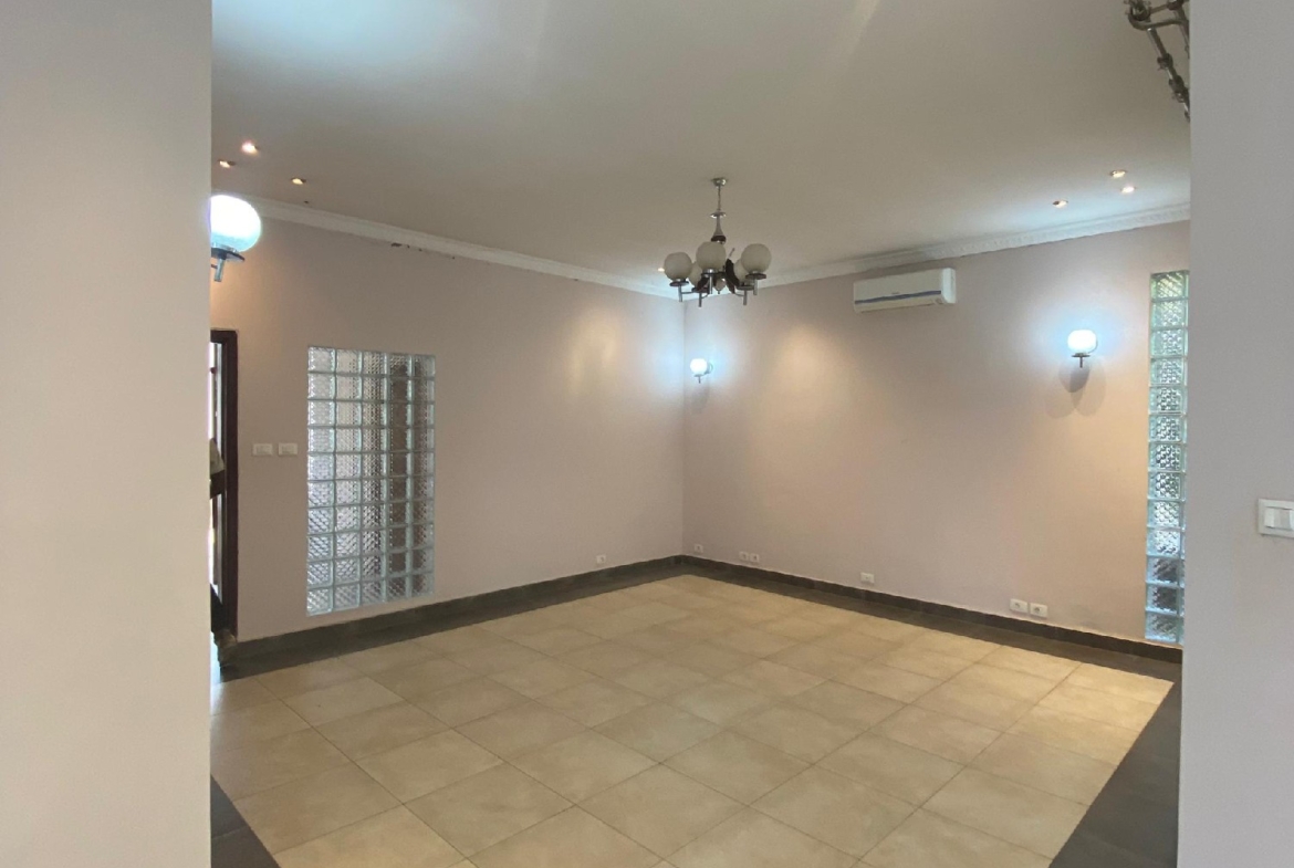 APPARTEMENT À LOUÉ