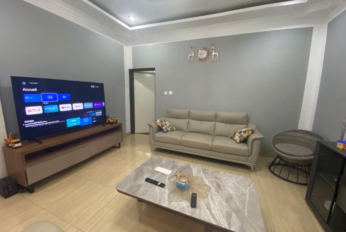 APPARTEMENT MEUBLÉ À LOUÉ