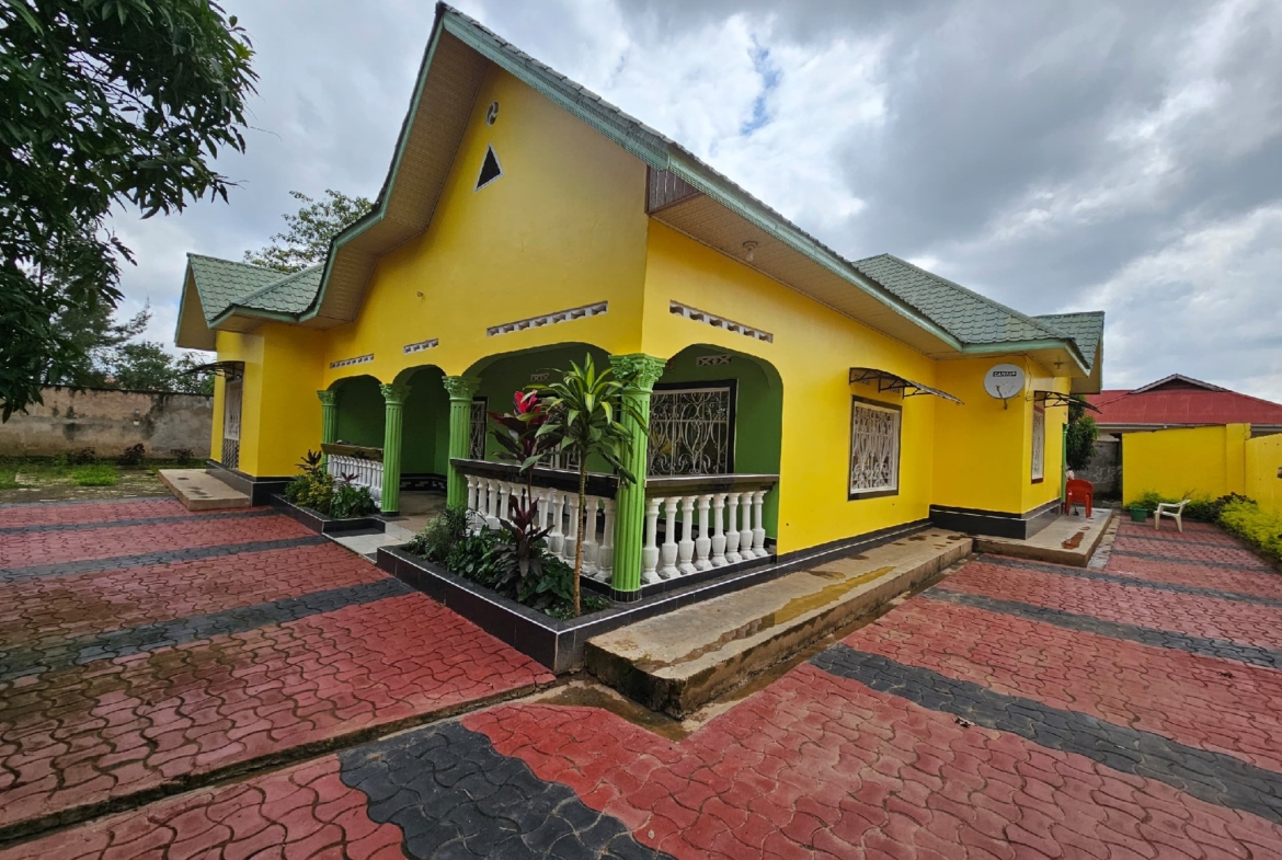 MAISON À LOUÉ