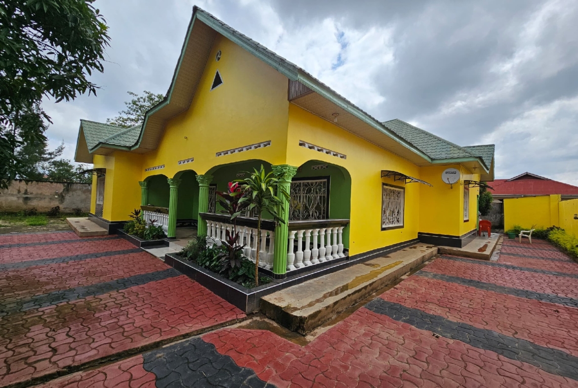 MAISON À LOUÉ