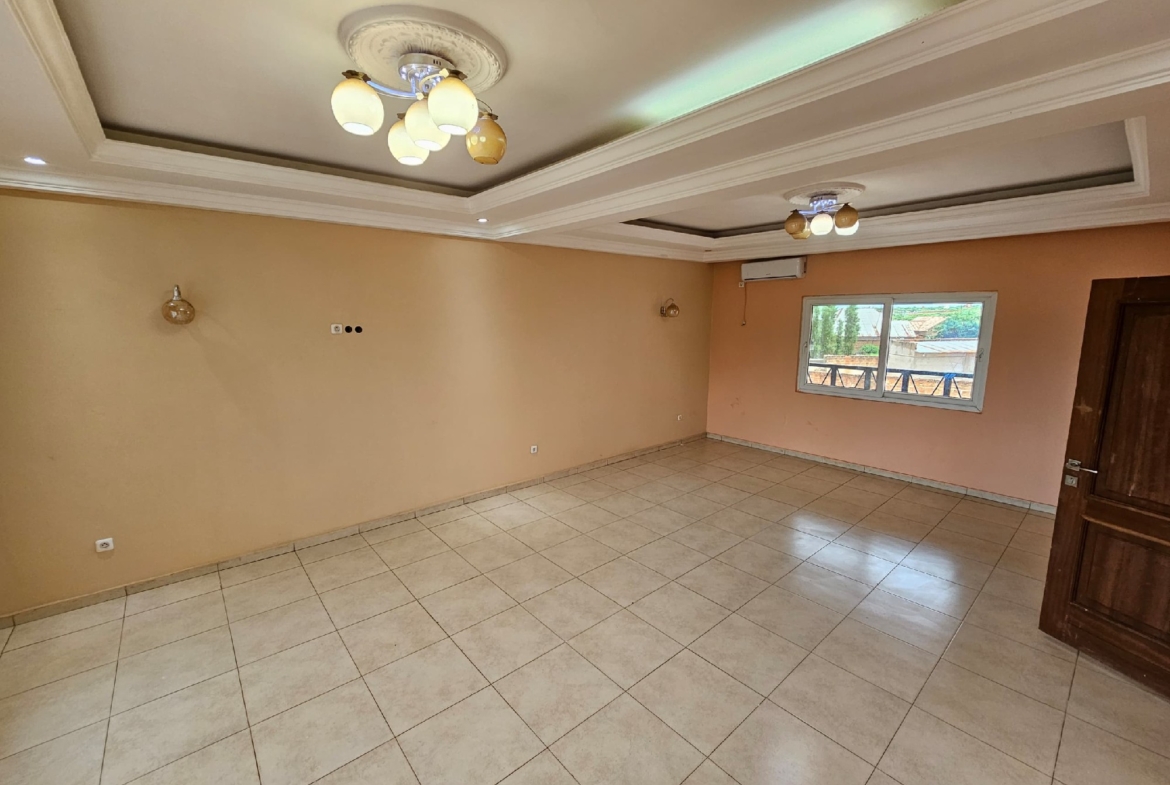APPARTEMENT A LOUÉ