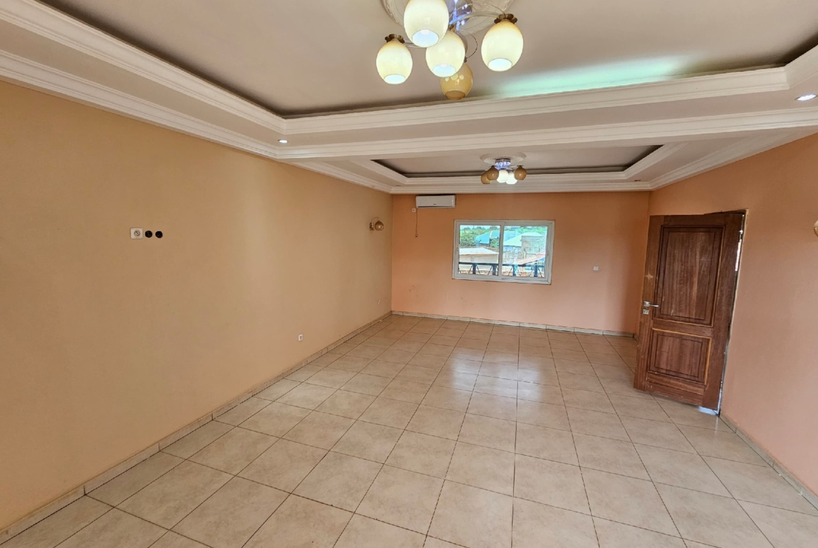 APPARTEMENT A LOUÉ