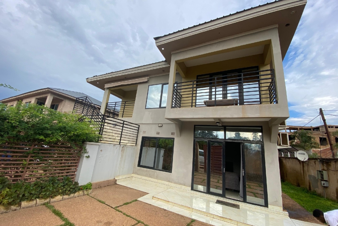 APPARTEMENT MEUBLÉ