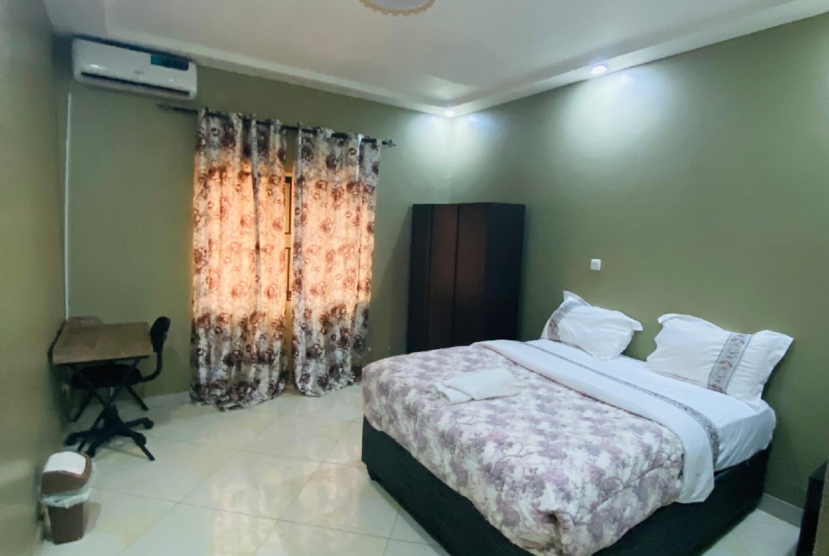 APPARTEMENT MEUBLÉ