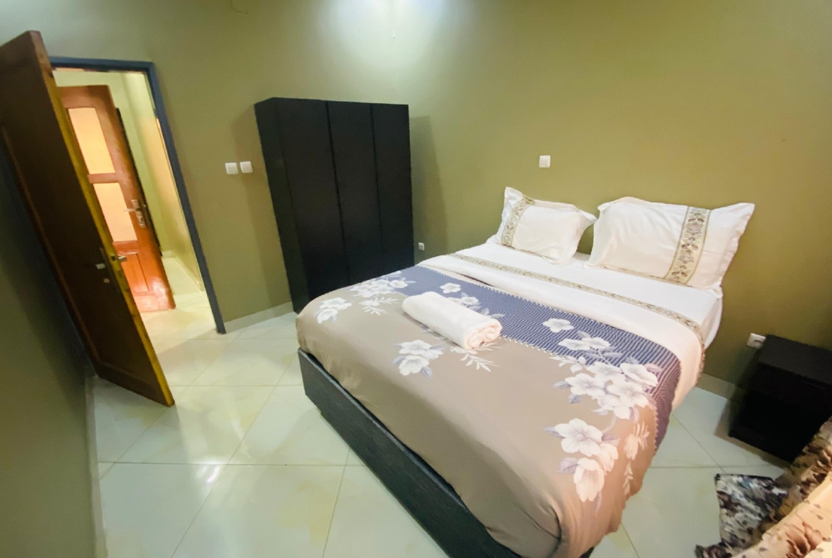 APPARTEMENT MEUBLÉ