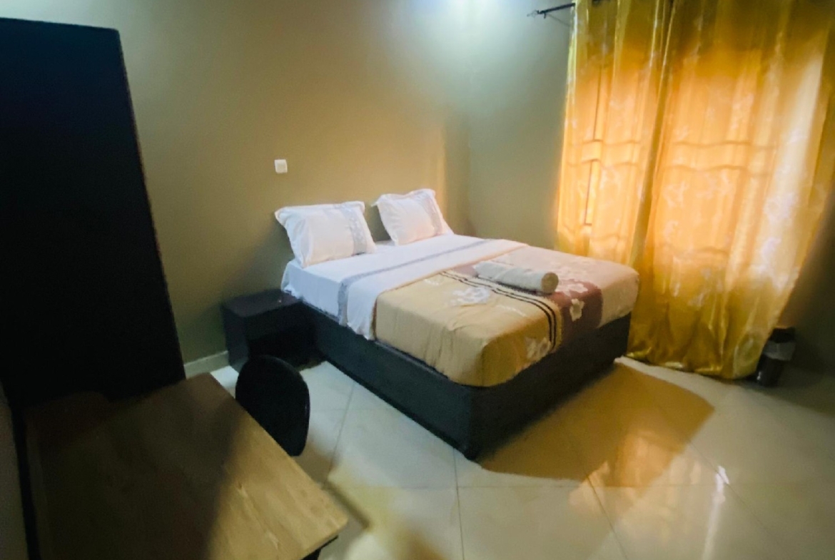APPARTEMENT MEUBLÉ