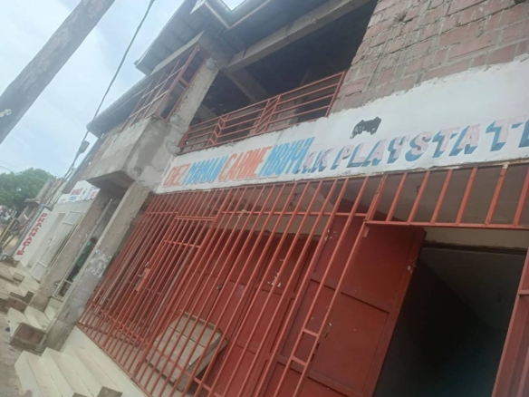 Maison commercial à louer situé à Bibwa C/N'sele sur principale maman-nganga non loin du macadam 28 commercial à louer