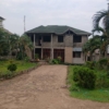 Parcelle en vente avec une grande maison de R+1 à Ngaliema Binza moke sur la route matadi 22 Parcelle