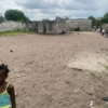 Vente parcelle terrain avec une maison inachevé à kinkole / Nsele 22 Vente parcelle