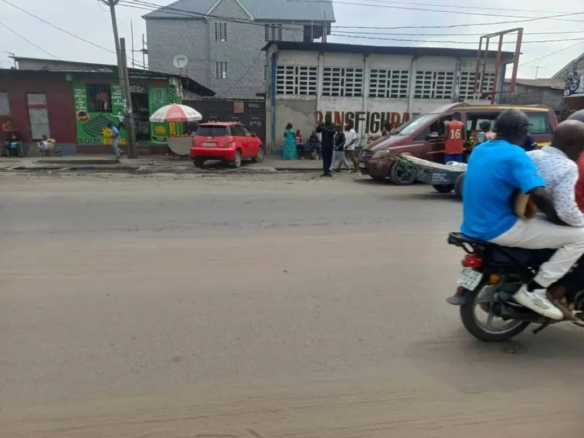 Parcelle à vendre sur boulevard kimbuta à N'djili 46 Parcelle à vendre