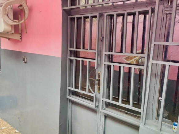 Parcelle à vendre avec grande maison au Quartier YOLO nord C/Kalamu 26 Parcelle à vendre