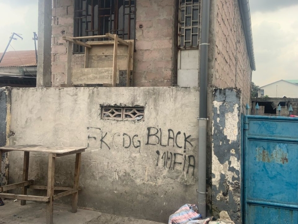 Vente parcelle de R+1 situé dans la Commune de kasa-vubu 2 Vente parcelle