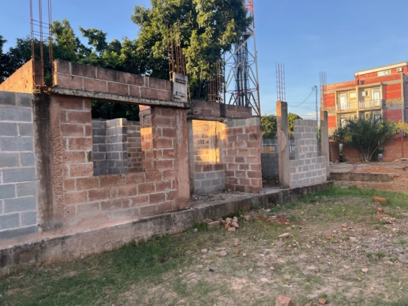 MISE EN VENTE D'UNE PARCELLE A LUBUMBASHI SUR STEAKHOUSE GOLF MALELA 28 Parcelle à vendre