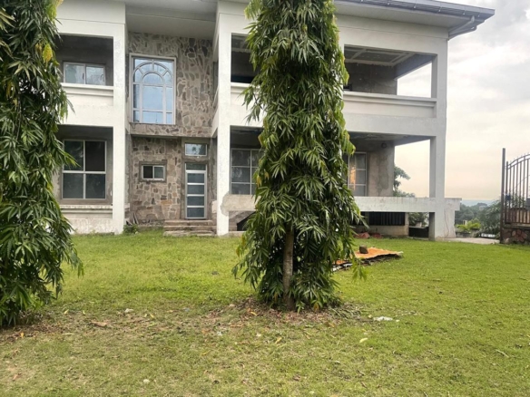 Une belle villa mise en vente dans la commune de Ngaliema quartier Ma campagne 4 villa