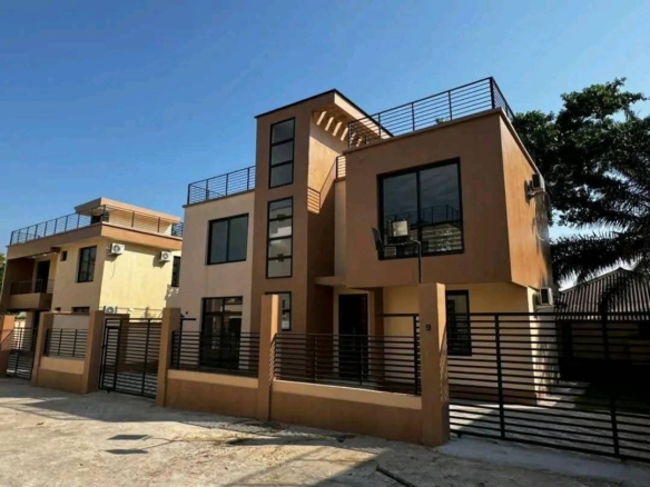 Vente Villa nouvellement construite à Ngaliema Mbinza Pigeon 30 villa