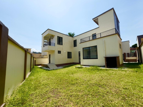 Magnifique villa en duplex de 4 chambres mise en vente à Binza Pigeon 50 villa