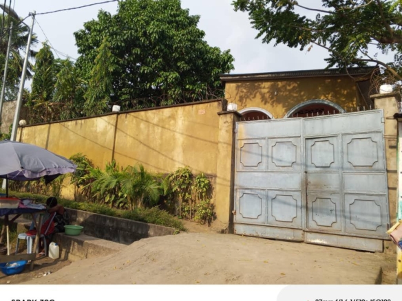 PARCELLE À VENDRE USAGE LOCATIF OU RÉSIDENTIEL A NGALIEMA 12 parcelle