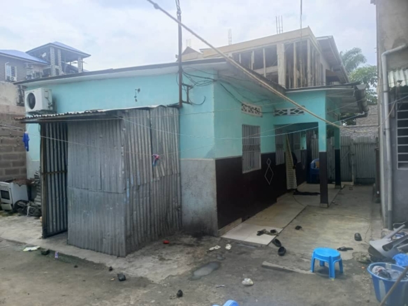 Parcelle à vendre usage résidentiel ou locatif à N'djili Q7 très bon emplacement 30 Parcelle à vendre