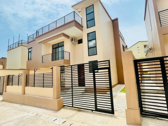 3 villas misent en vente à Ngaliema Binza pigeon 4 villas