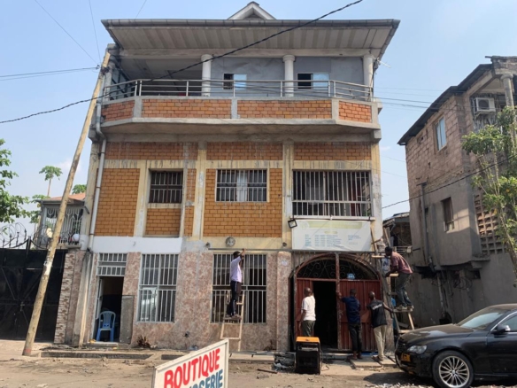 Immeuble mis en vente à lingwala 18 a vendre