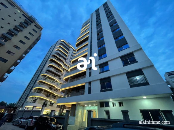 BEL APPARTEMENT AÉRÉ ET LUMINEUX À VENDRE À KINSHASA- GOMBE 30 IMG 1196