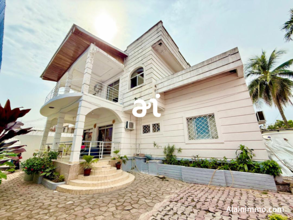 GRANDE MAISON À VENDRE À KINSHASA NGALIEMA 20 maison