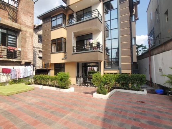 Appartement de 3 chambres mise en location à Kintambo 10 Appartement