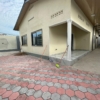 Parcelle de 3 chambres mise en location à Kitambo OUA 22 Parcelle