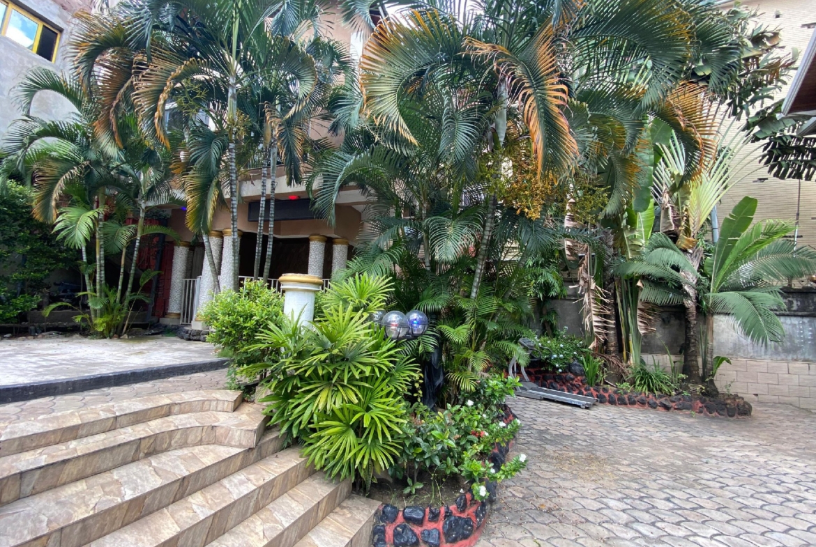 MAISON