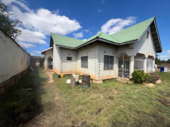 MAISON EN VENTE GOLF KABULAMESHI A LUBUMBASHI 18 MAISON