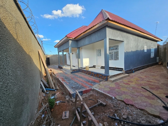 MAISON À VENDRE DANS LA VILLE DE LUBUMBASHI 4 MAISON À VENDRE