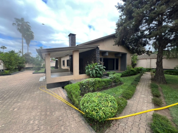 MAISON A LOUER AU QUARTIER MAKOMENO VILLE DE LUBUMBASHI 14 MAISON
