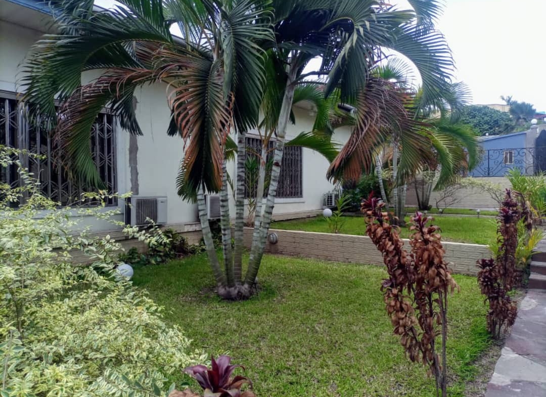VILLA À LOUER ET