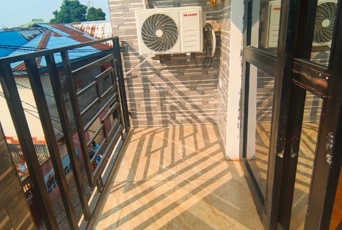 APPARTEMENT À LOUER