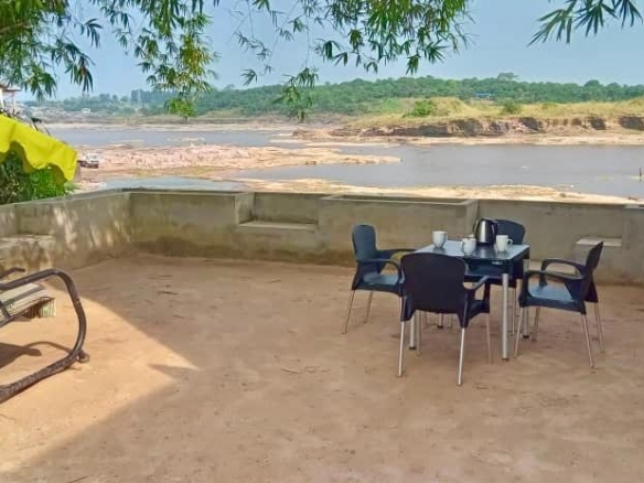 Terrain à vendre vu du fleuve à Kinshasa Ngaliema 2 Terrain à vendre