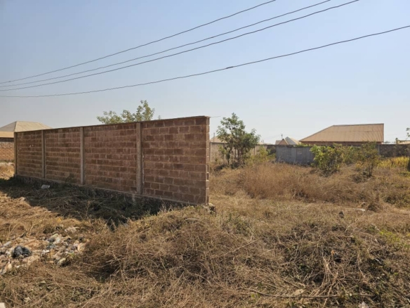 PARCELLE MISE EN VENTE À LUBUMBASHI QUARTIER GOLF FAUSTIN 14 PARCELLE