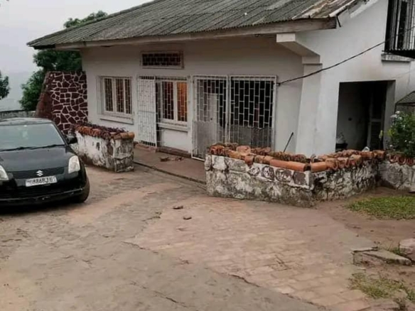 PARCELLE À VENDRE À NGALIEMA 2 PARCELLE