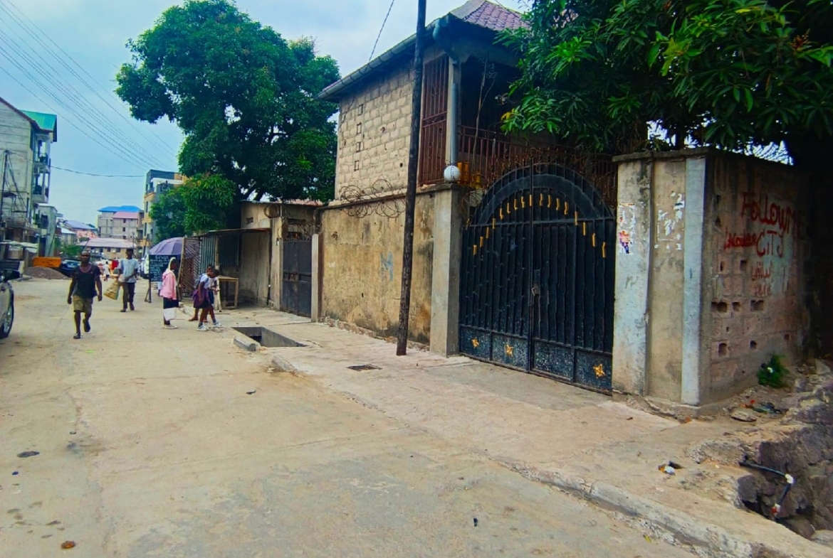 PARCELLE À VENDRE