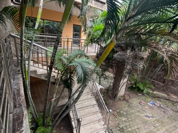 Villa de 20m/25m mise en vente à Ngaliema 36 PARCELLE À VENDRE