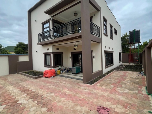 VILLA MISE EN VENTE DANS LE QUARTIER GOLF MÉTÉO1 5 villa