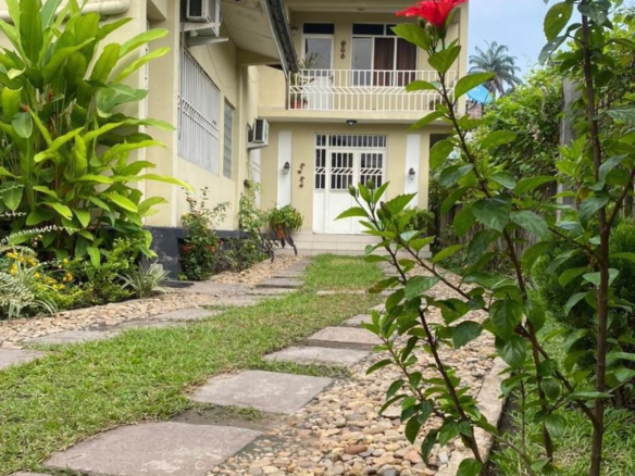 Parcelle en vente dotée d'une grande maison à Ma campagne Ngaliema 14 Parcelle en vente dotée d'une grande maison à Ma campagne Ngaliema