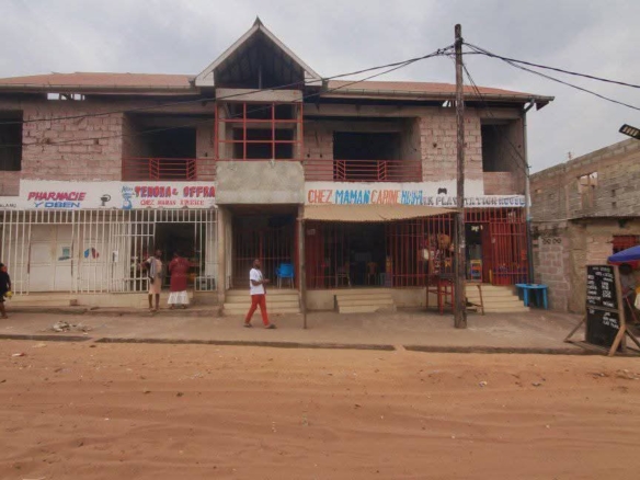 Parcelle dotée d'un immeuble d'un niveau en vente à Bibwa Commune de la N'sele 12 Parcelle