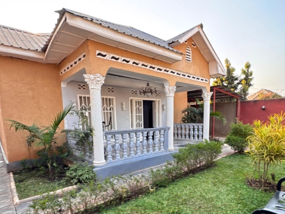 Maison à vendre dans la ville de Lubumbashi au Golf météo Faustin 16 scaled IMG 20250724 WA0114