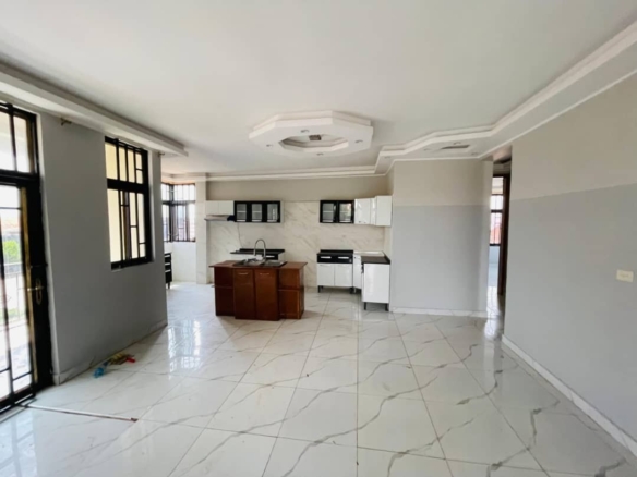 Parcelle à vendre ayant cet bel IMMEUBLE, Commune de Goma, Himbi1, kratos 12 Parcelle