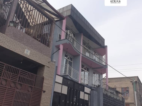 JOLIE PARCELLE MISE EN VENTE UNE GRANDE MAISON INCLUSE 22 scaled 1000407479