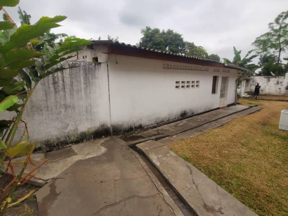 Parcelle avec une maison à détruire mise en vente à l'Upn 34 scaled 1001245886