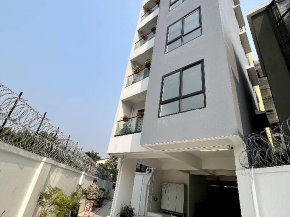 magnifique Immeuble de 6 niveau mise en location a Gombe 34 scaled 1001306198