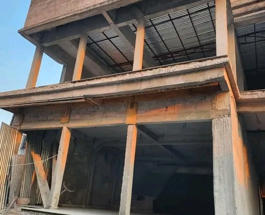 Bâtiment à vendre sur l’avenue Kasa-vubu Commune de Bandalungwa 14 Bâtiment