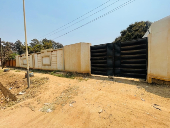 PARCELLE MISE EN VENTE DANS LA VILLE DE LUBUMBASHI QUARTIER GOLF MÉTÉO1 6 PARCELLE